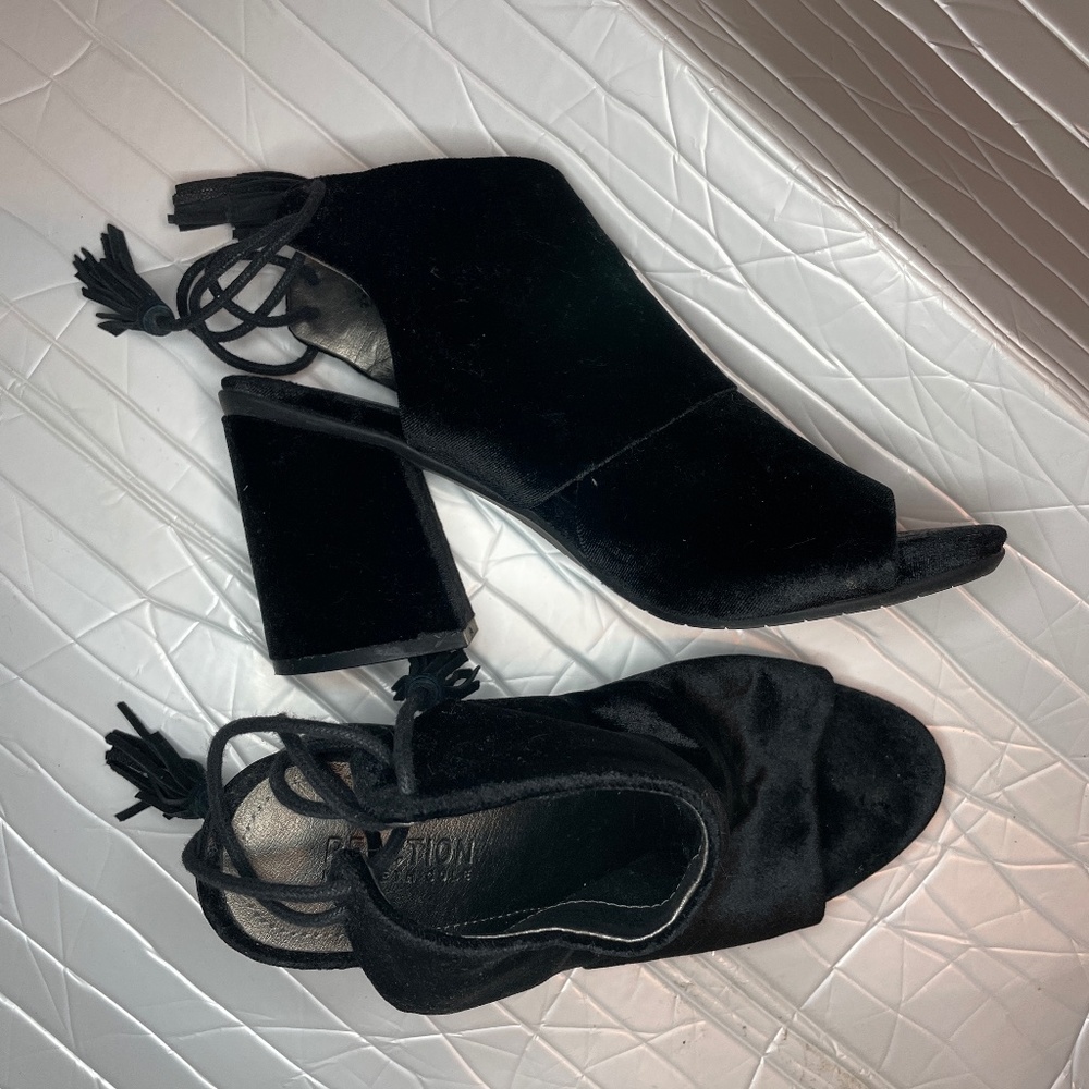 Reaction Kenneth Cole velvet bootie sandals
